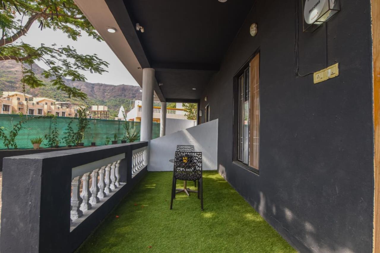 Black Stone Villa Kārli Εξωτερικό φωτογραφία